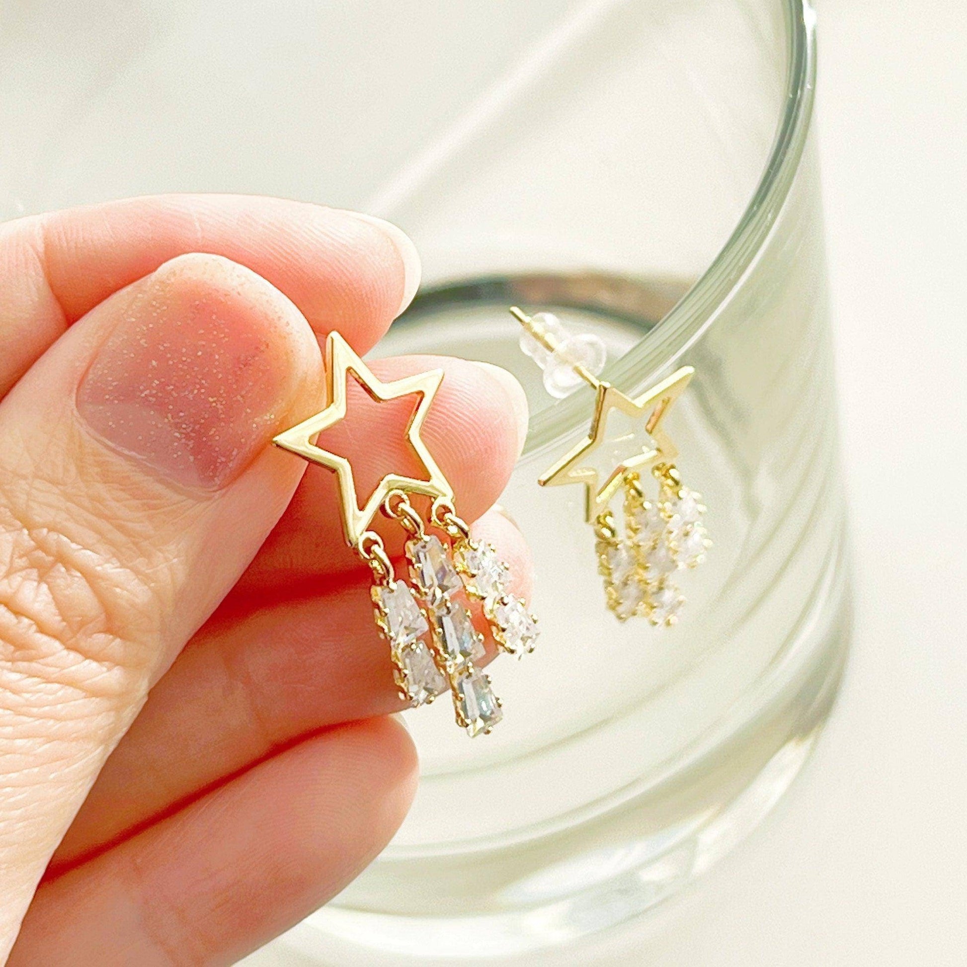 Golden Shooting Stars Earrings  - Star with Three Crystal Tails Stud Earrings-Ninaouity
