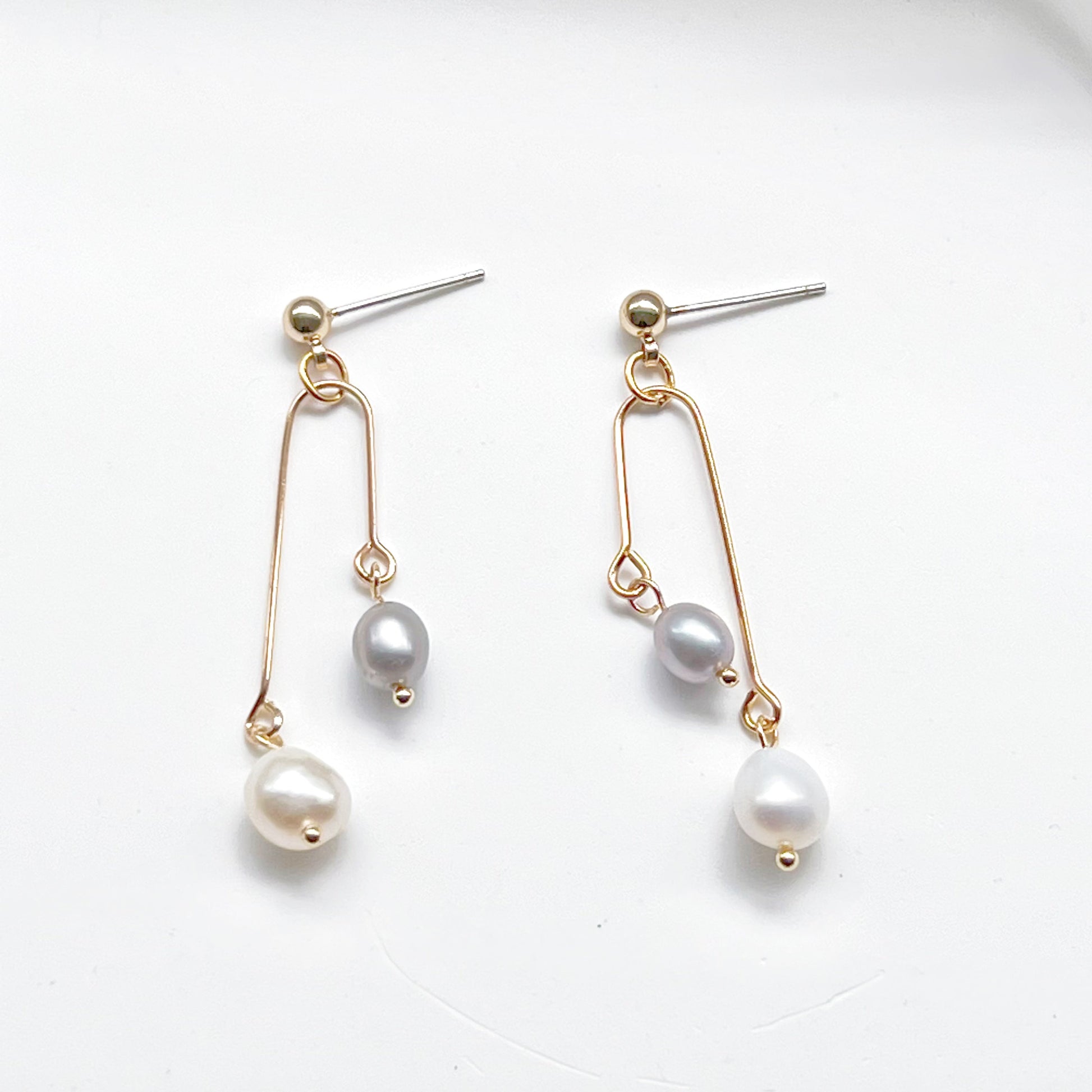 Grey Pearl Drop Earrings-Ninaouity