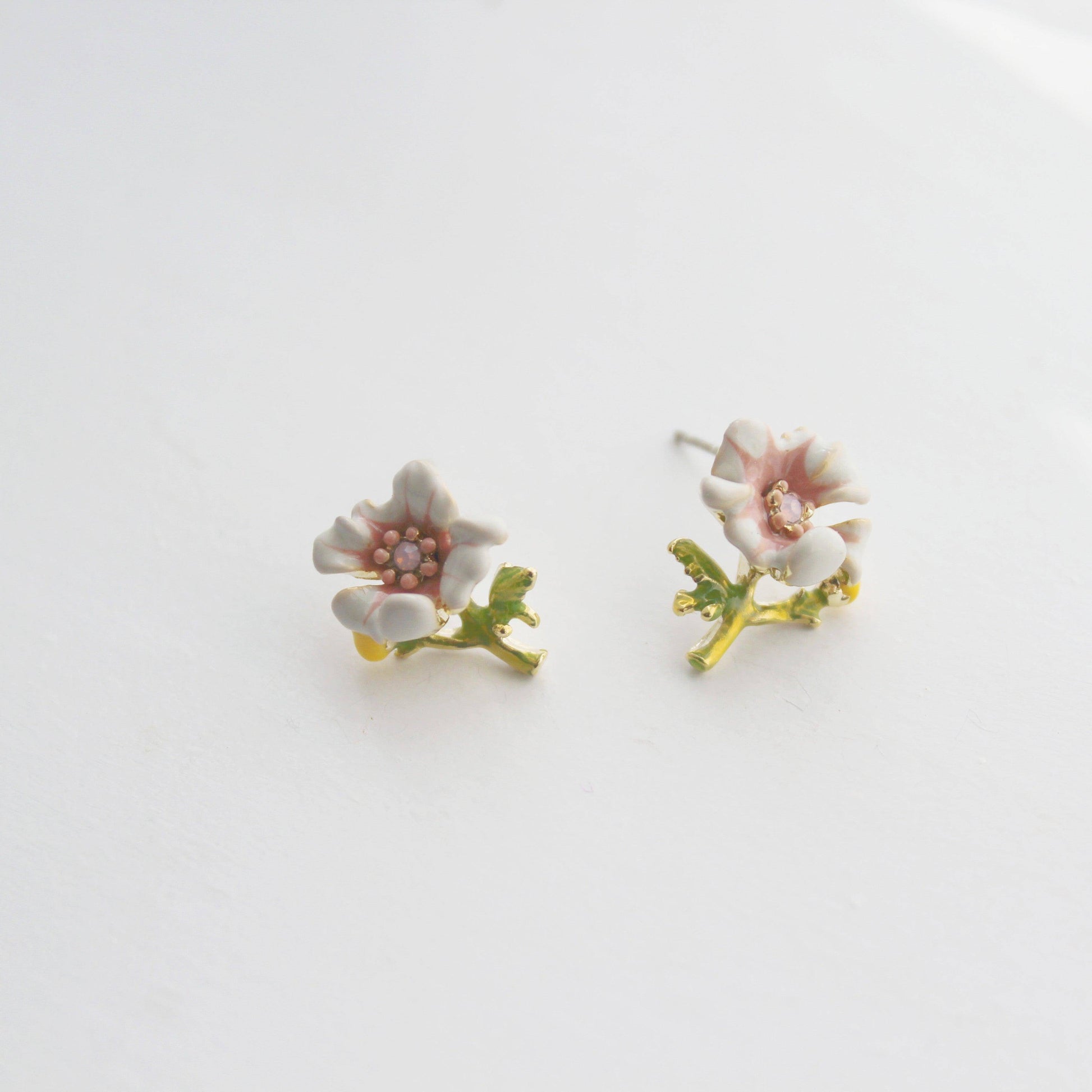 Japanese White Anemone Flower Stud Earrings-Ninaouity