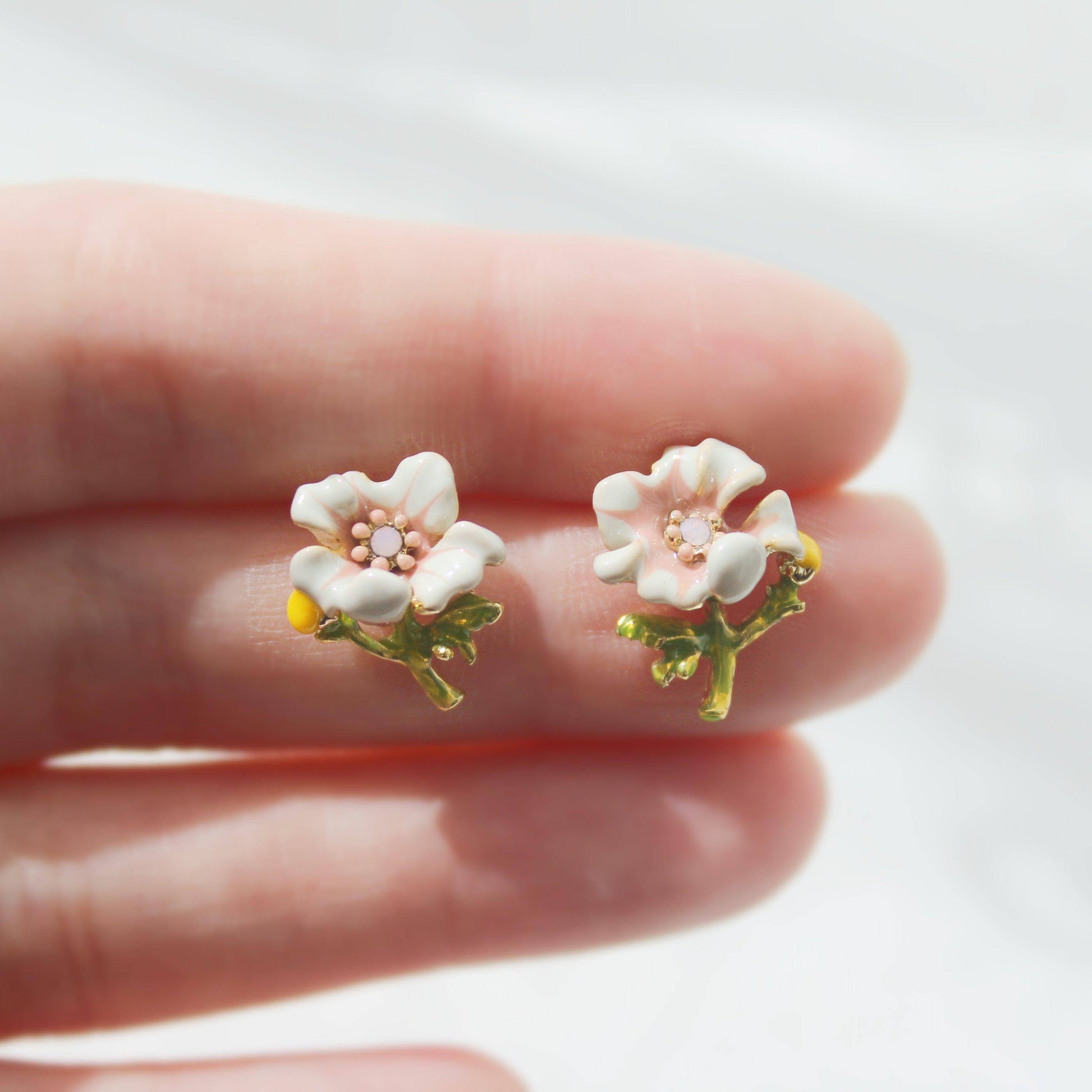Japanese White Anemone Flower Stud Earrings-Ninaouity