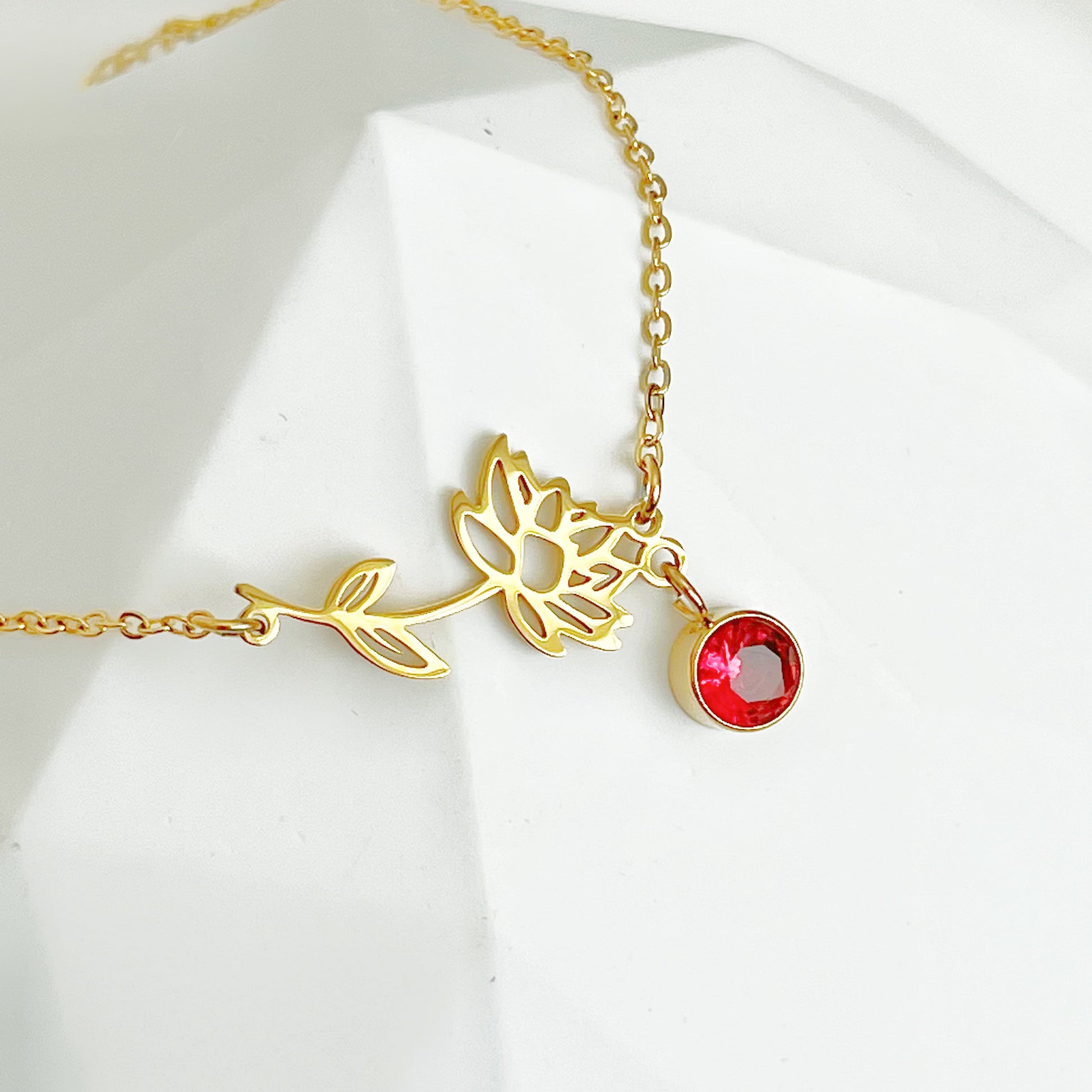 July Birth Flower Water Lily Bracelet-Ninaouity