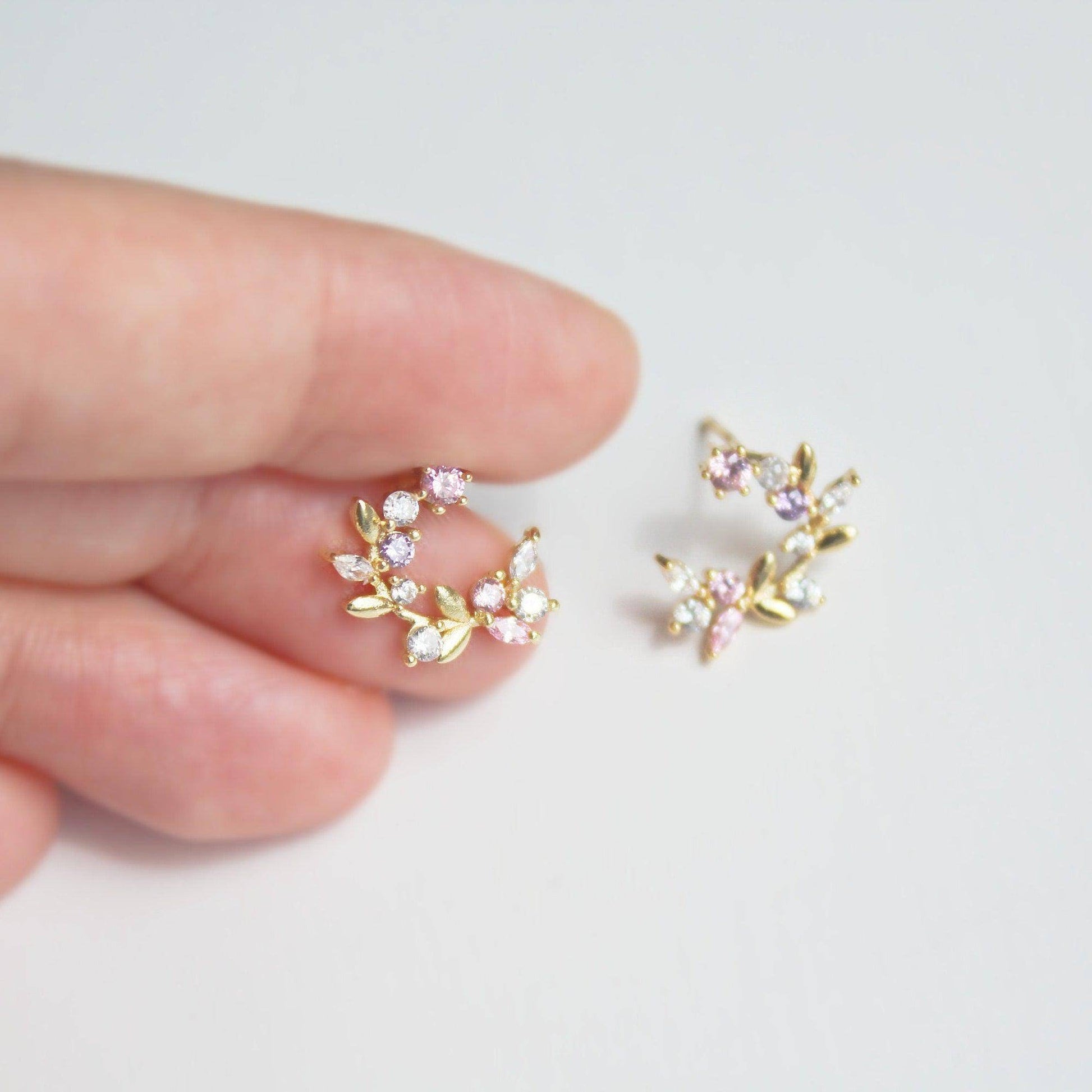 Leaf Wreath Earrings - Crystal Flower and Leaves Gold Circle Stud Earrings-Ninaouity