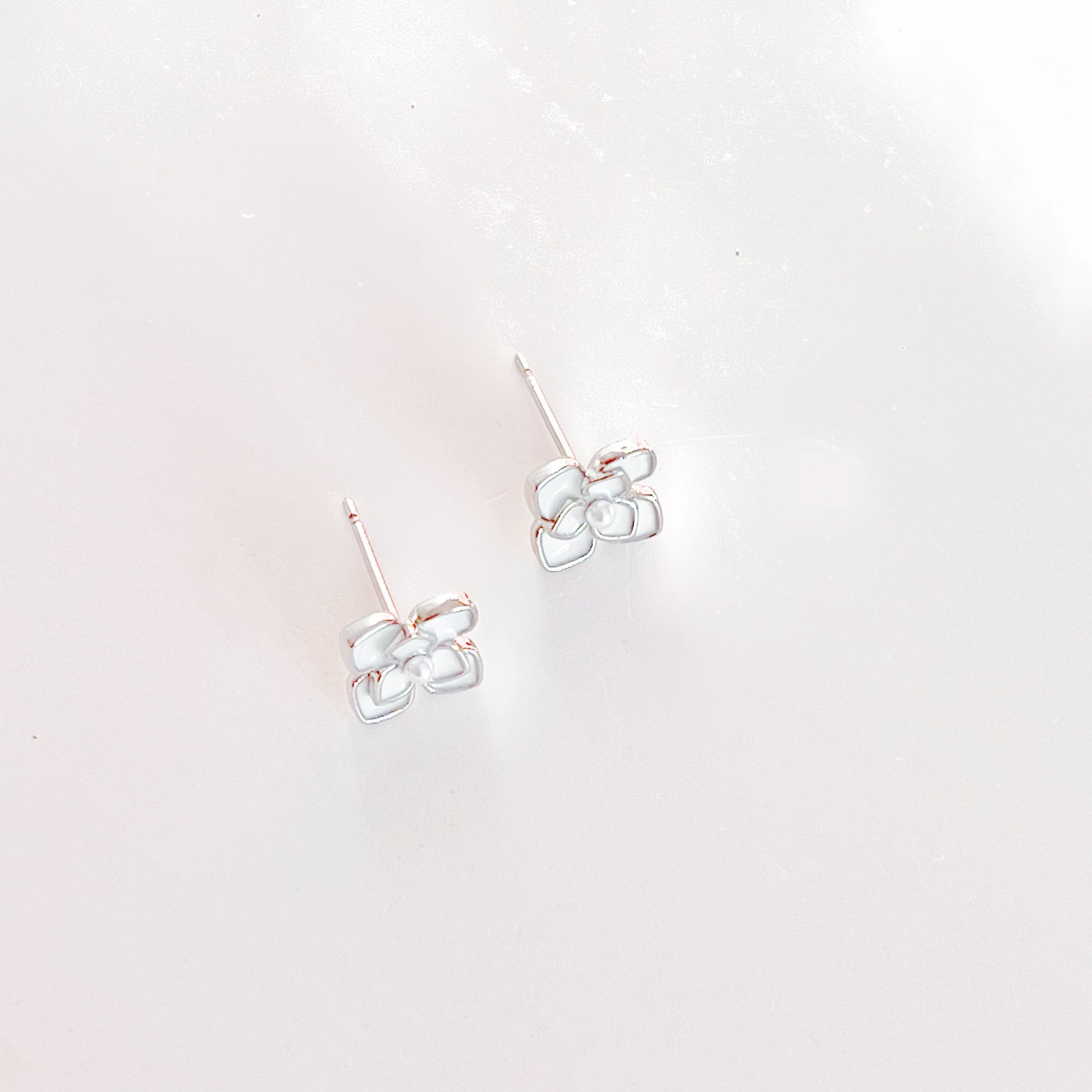 Little White Flower Stud Earrings-Ninaouity
