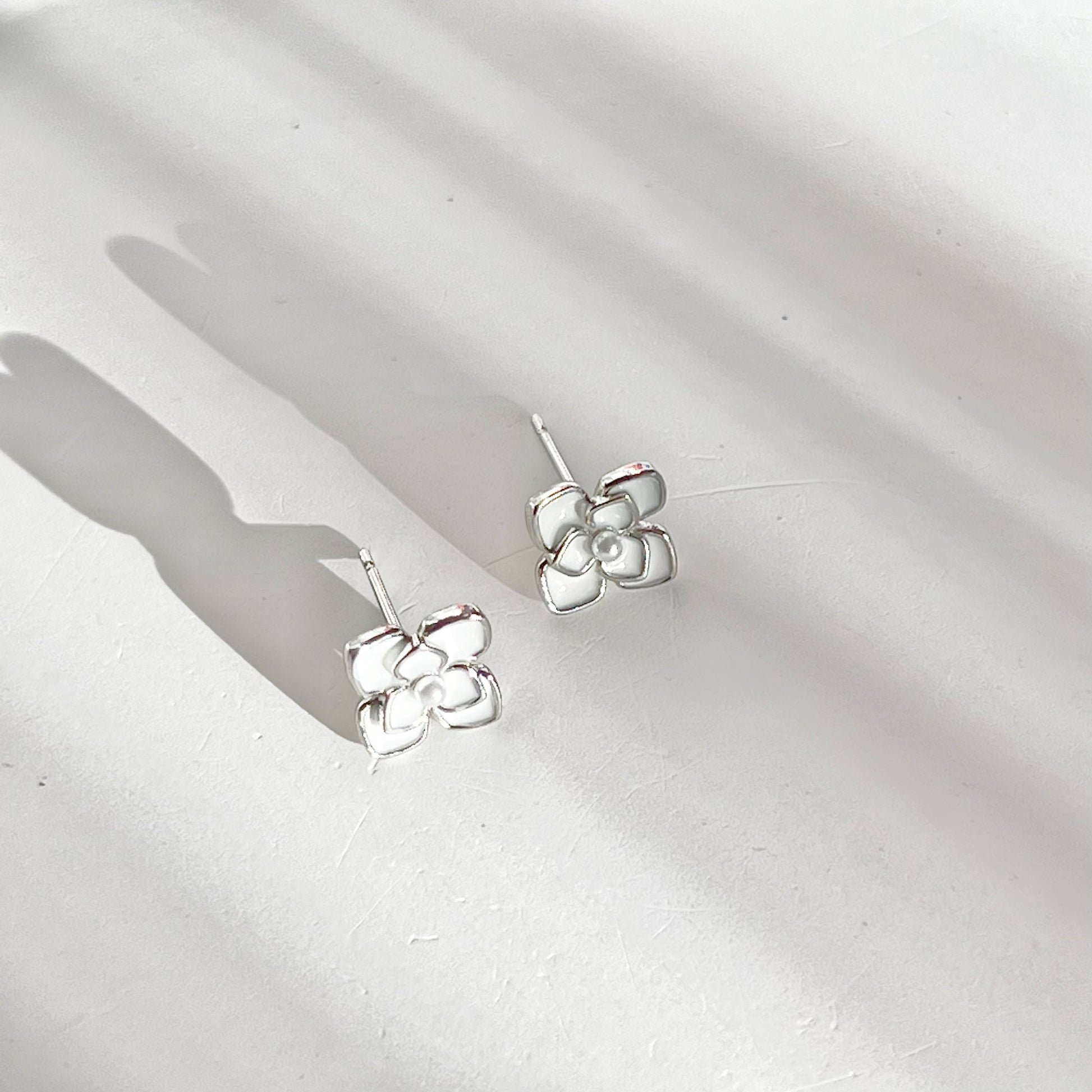 Little White Flower Stud Earrings-Ninaouity
