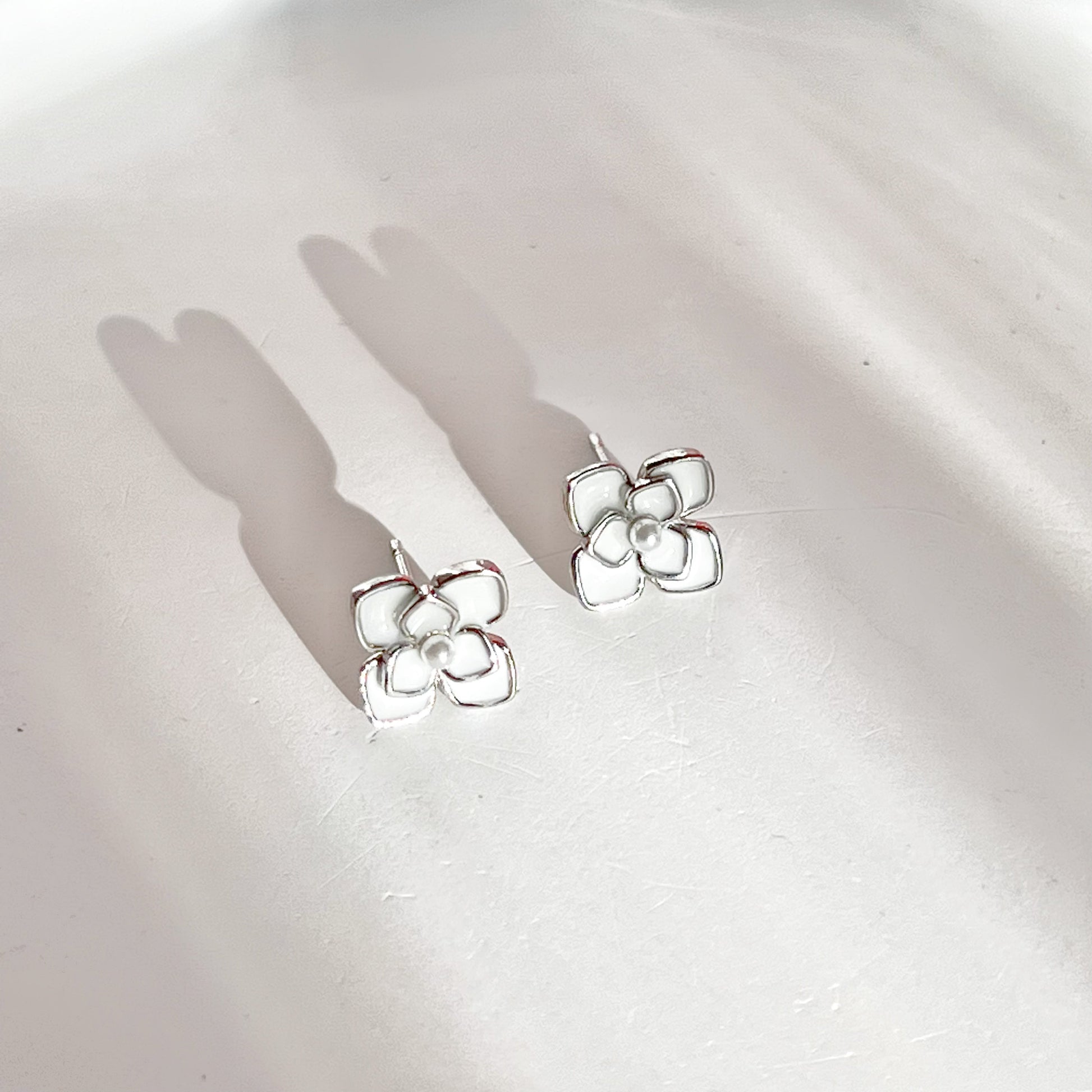 Little White Flower Stud Earrings-Ninaouity