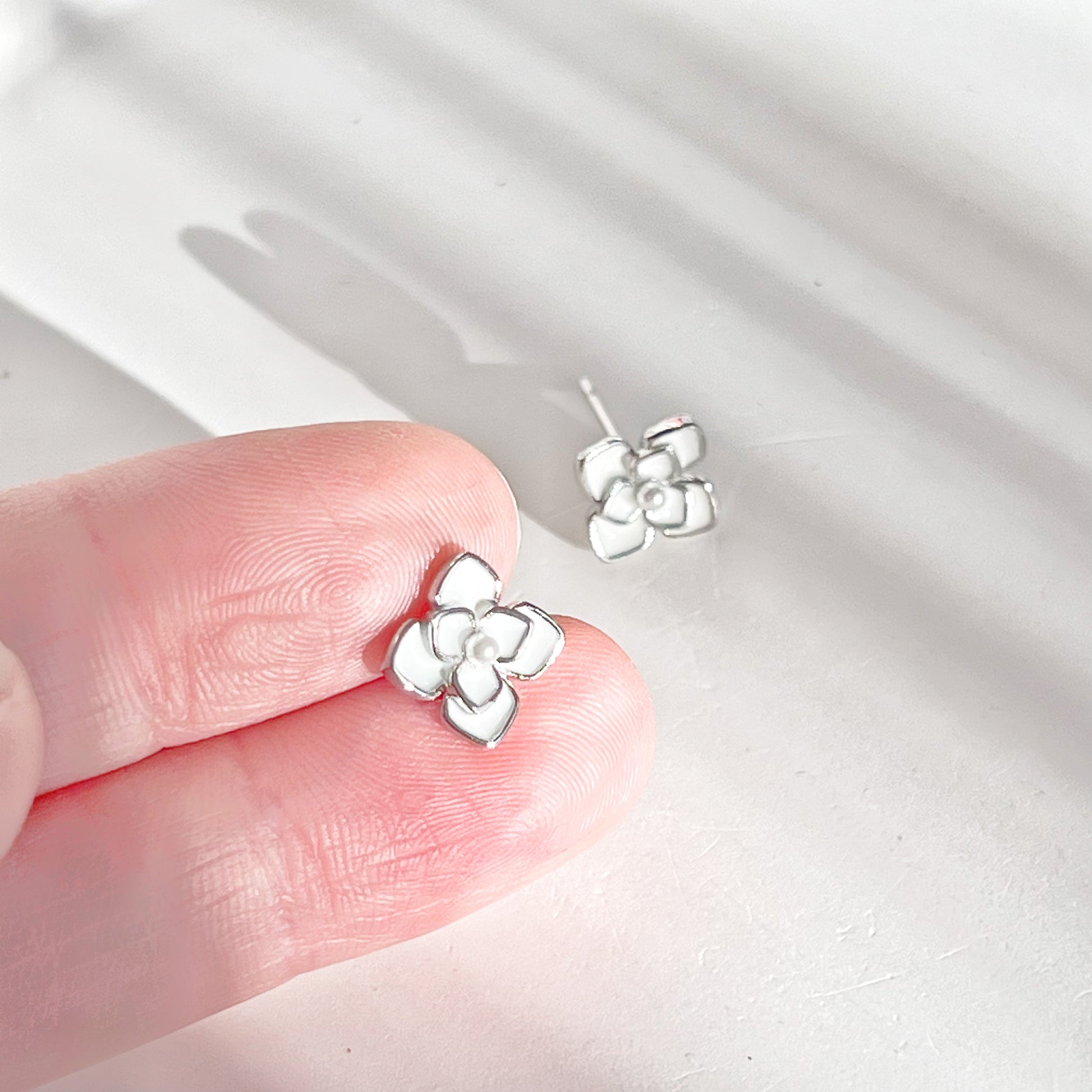 Little White Flower Stud Earrings-Ninaouity
