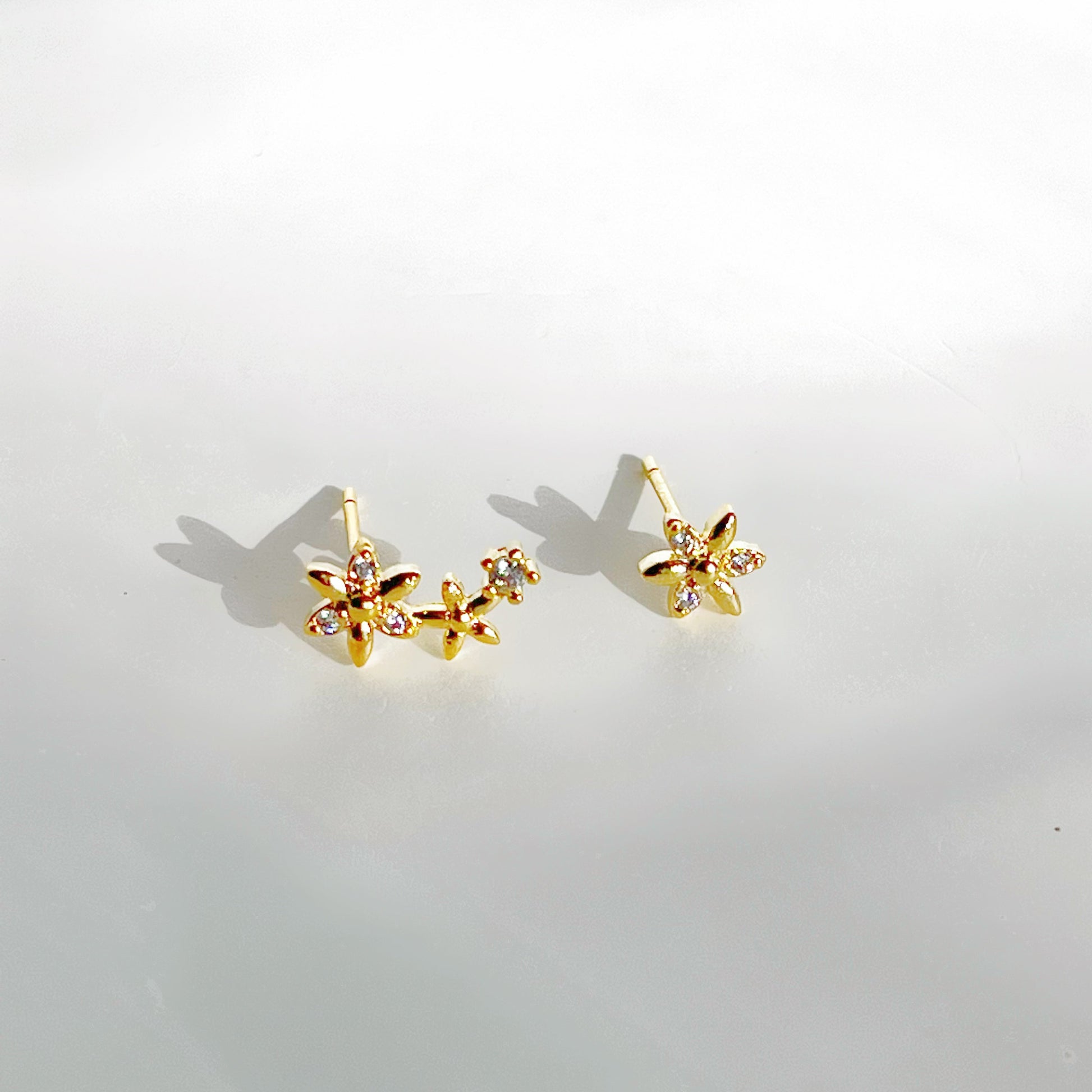 Mini Flowers Mismatch Stud Earrings-Ninaouity