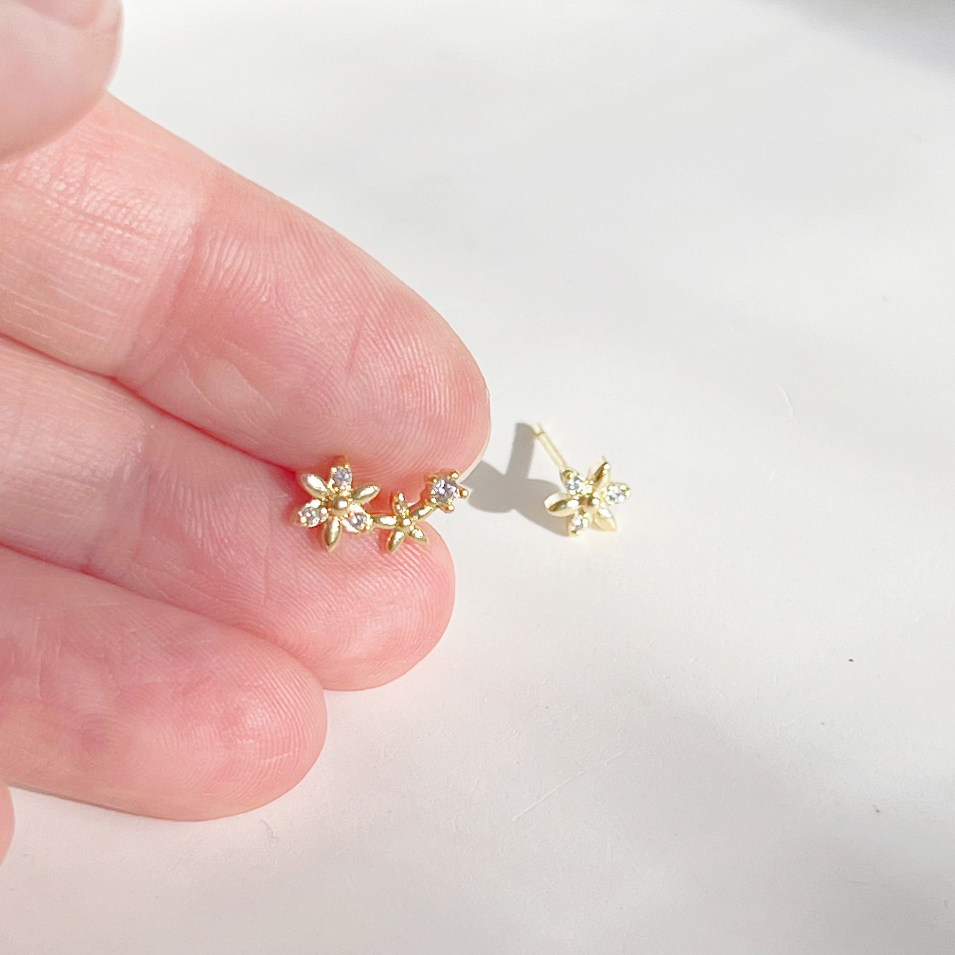 Mini Flowers Mismatch Stud Earrings-Ninaouity