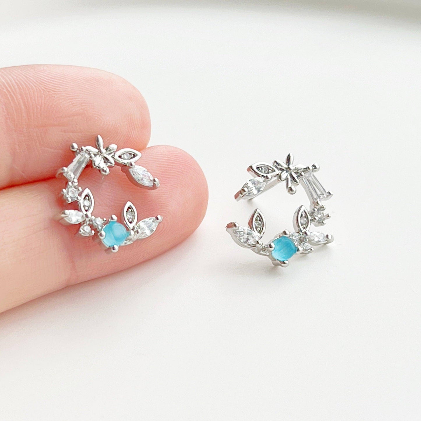 Olive Leave Crown Earrings - Leave Wreath with Blue Crystal Stud Earrings-Ninaouity