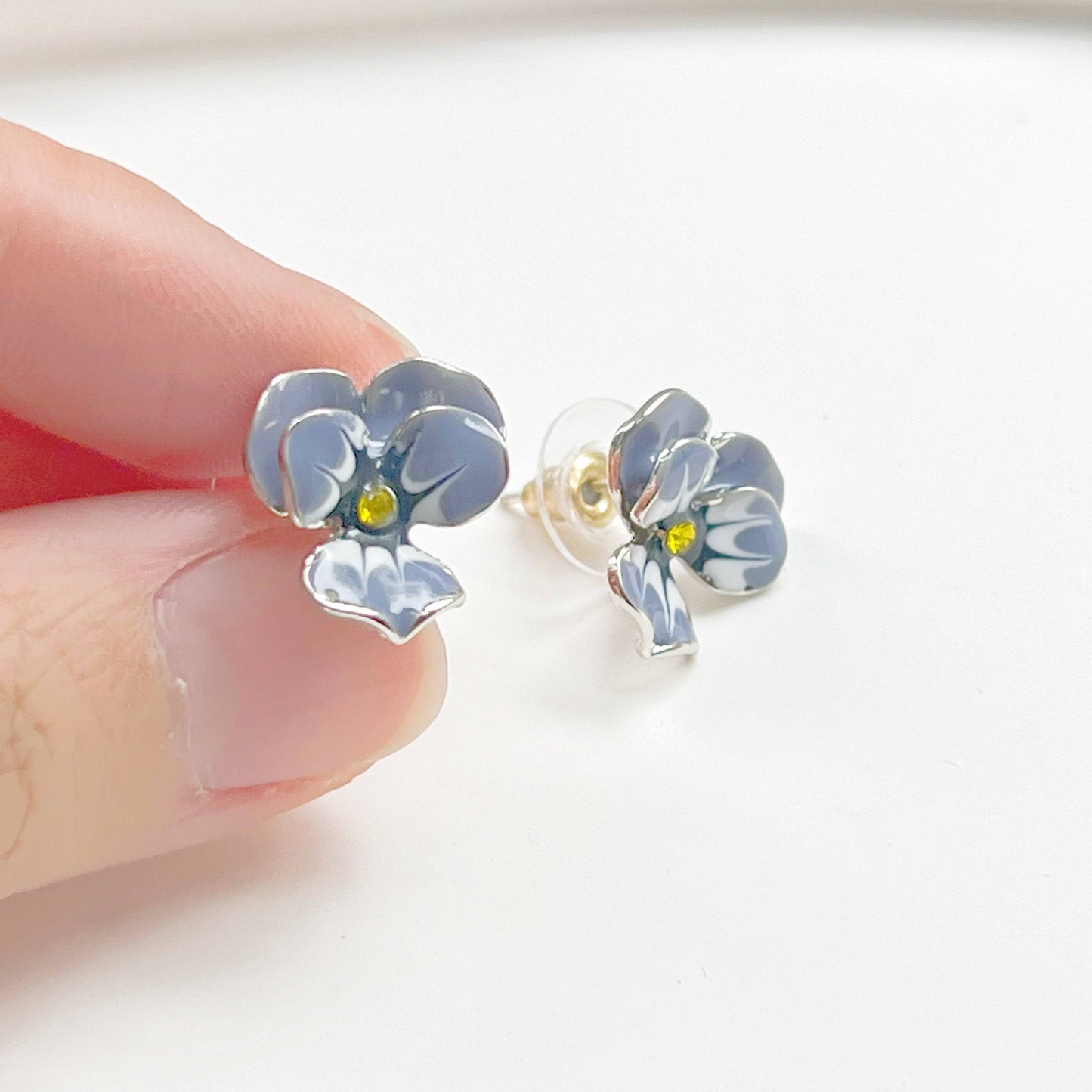 Purple Pansy Flower Earrings - Silver Base Stud Earrings-Ninaouity