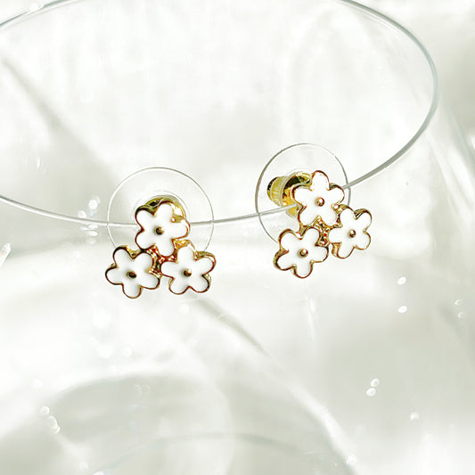 Three White Flowers Stud Earrings-Ninaouity