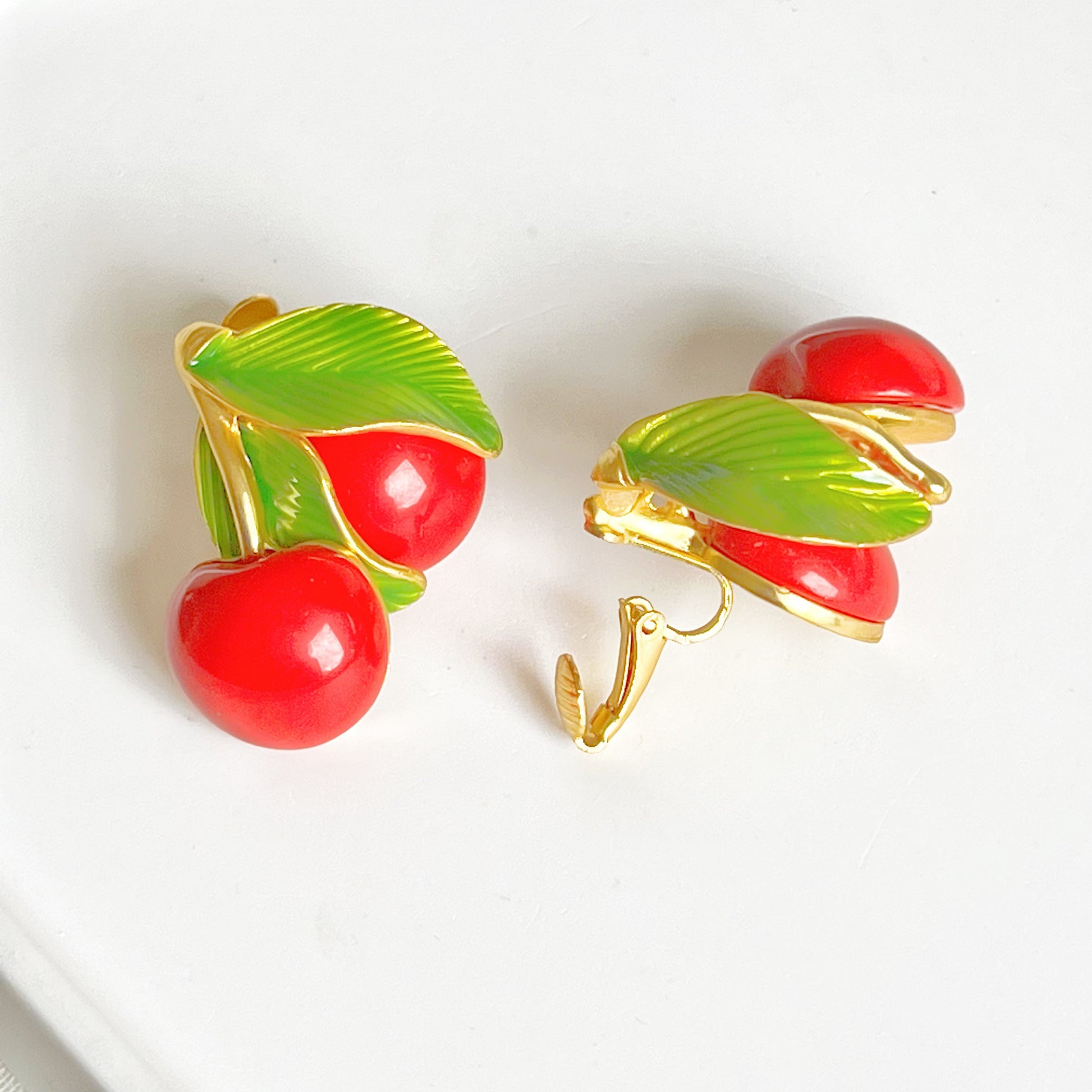 Vintage Style Red Cherry Statement Clip-on Earrings-Ninaouity