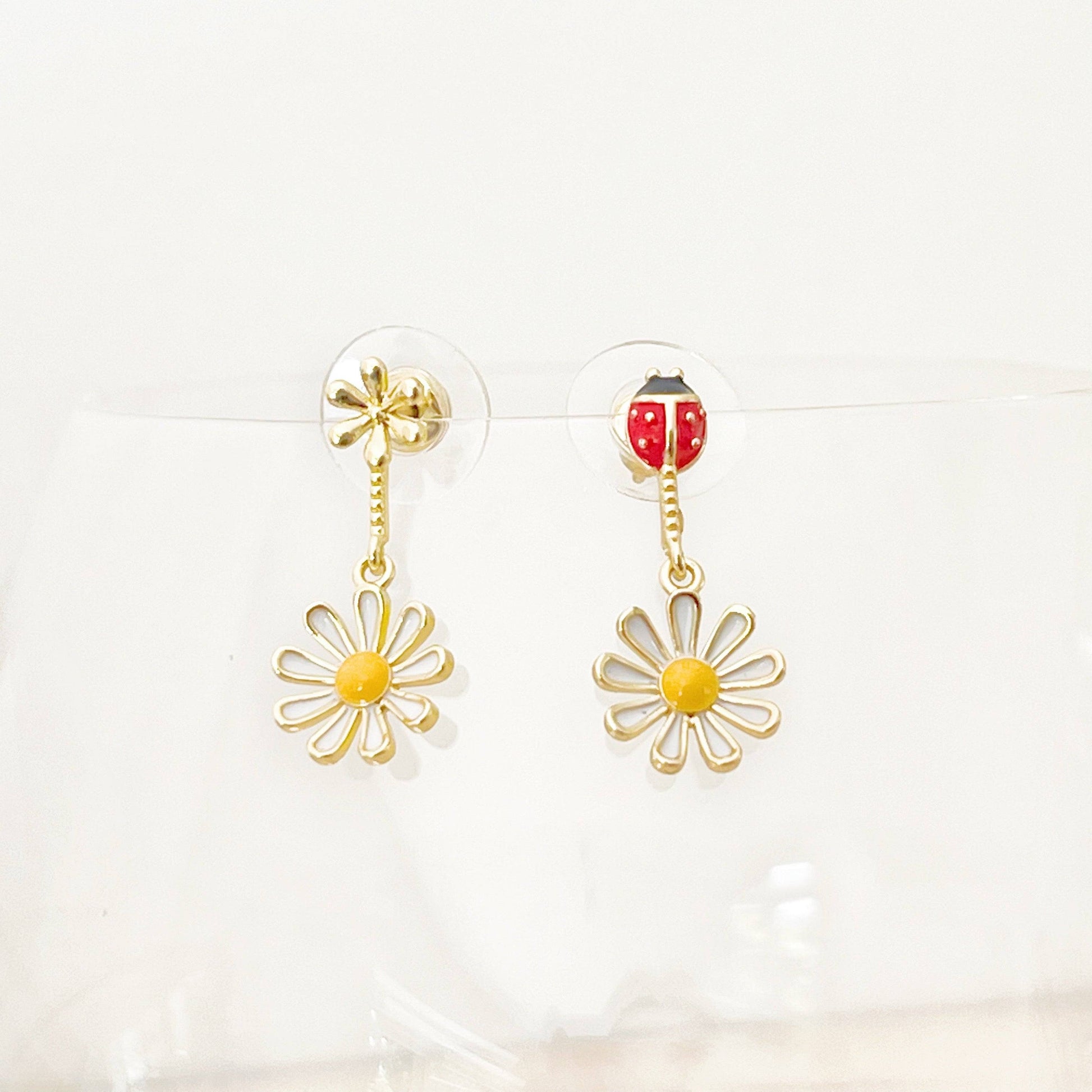 White Daisy Flower and Ladybird Mini Drop Mismatch Earrings-Ninaouity