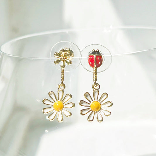 White Daisy Flower and Ladybird Mini Drop Mismatch Earrings-Ninaouity