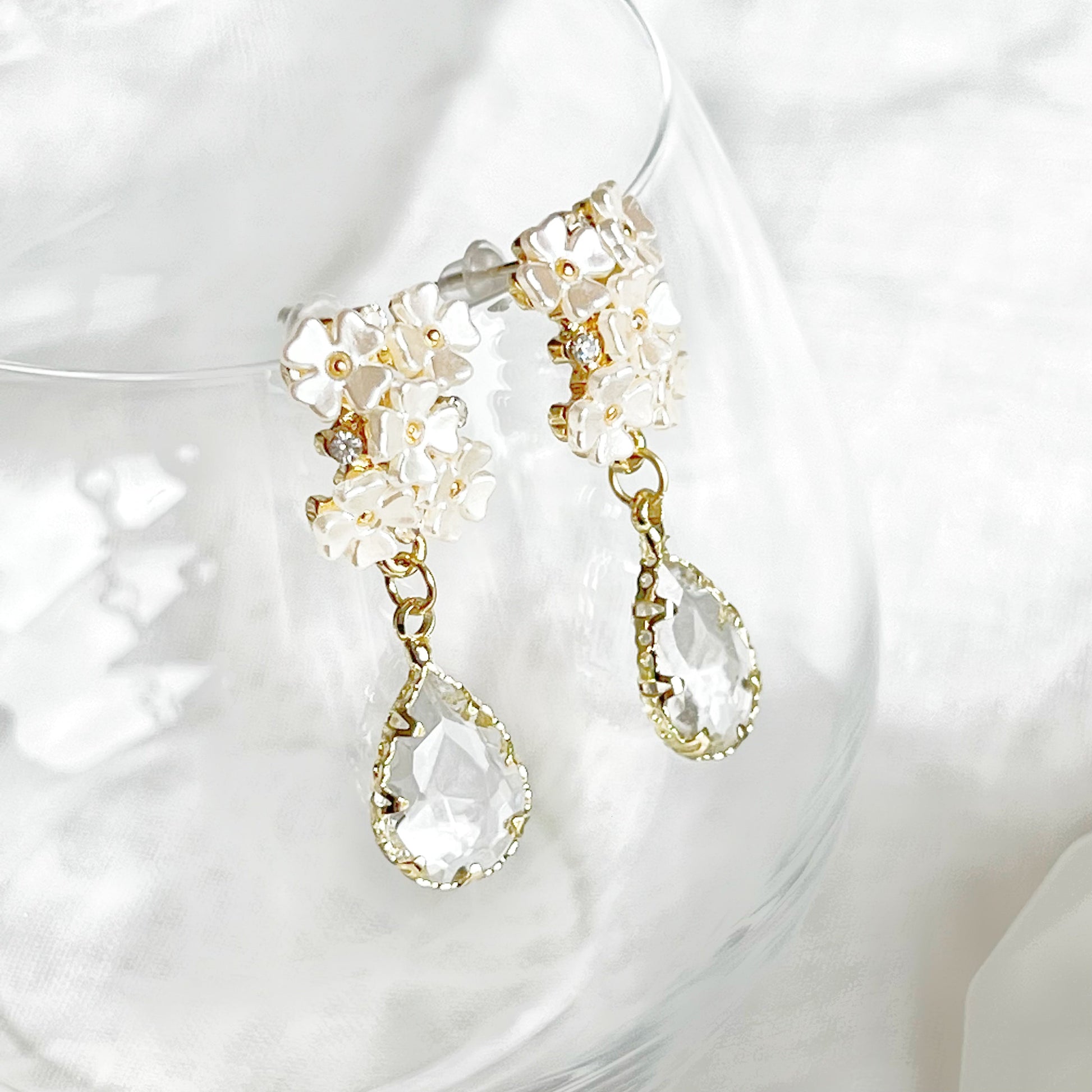 White Hydrangea Flower Crystal Drop Earrings-Ninaouity
