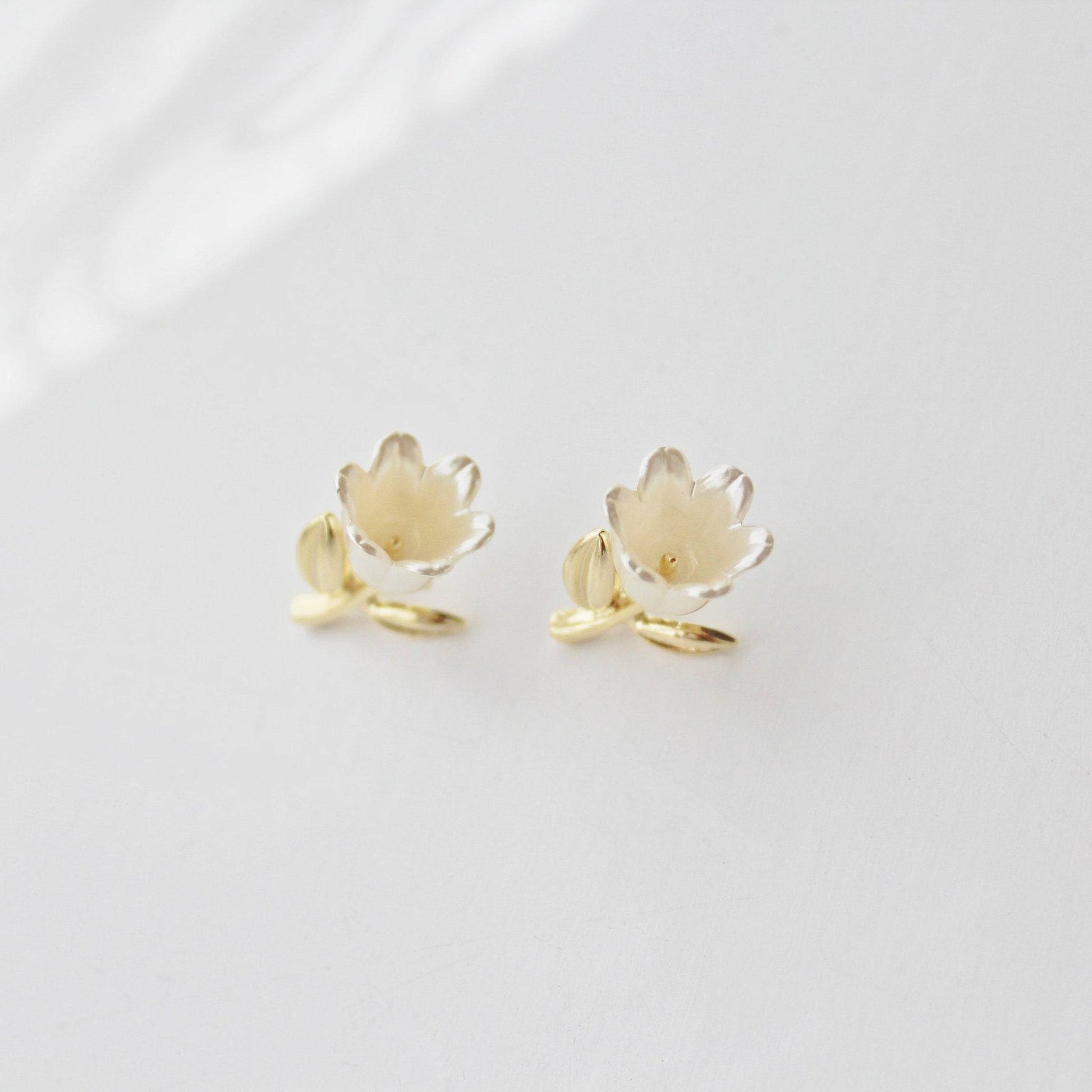 White Tulip Earrings - Silky White Flower with Gold Leaves Earrings-Ninaouity